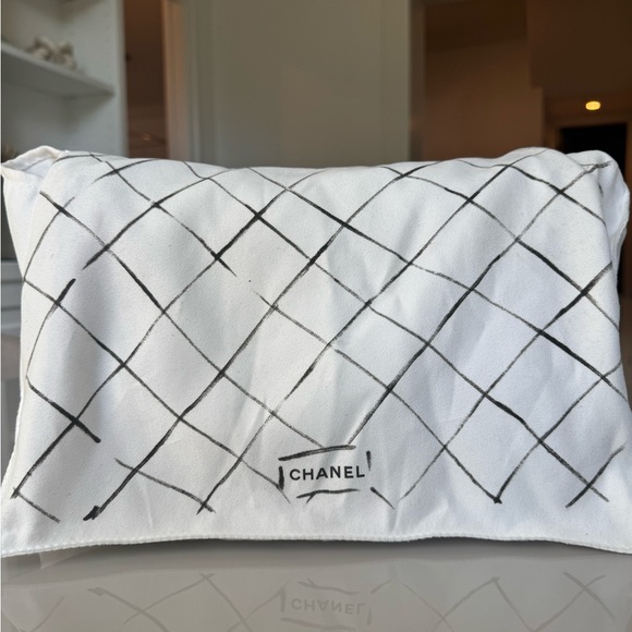 Chanel Jumbo Classic Beige Quilted Double Flap Bag - Picture 10 of 10